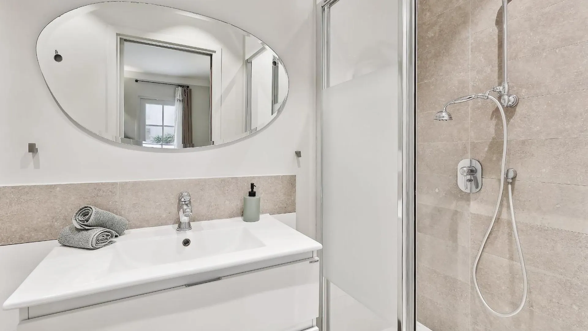 Le Marais & Place Des Vosges - Cityapartmentstay Paris 0*,